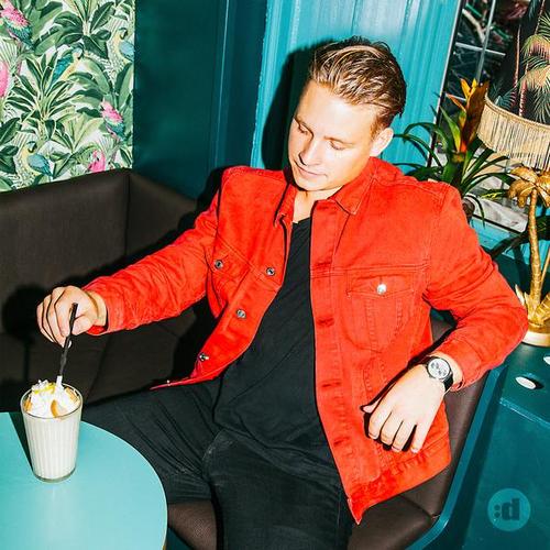 Fødselsdag (Hvem Bliver Du Kysset Af) - Jeppe Loftager